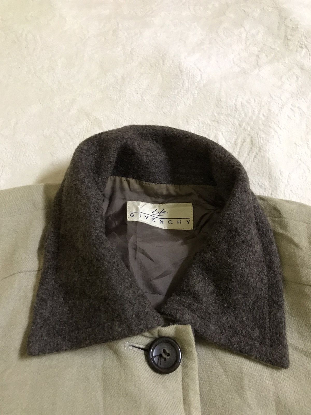 Givenchy × Vintage Givenchy button style jacket Size US L / EU 52-54 / 3 - 6 Thumbnail