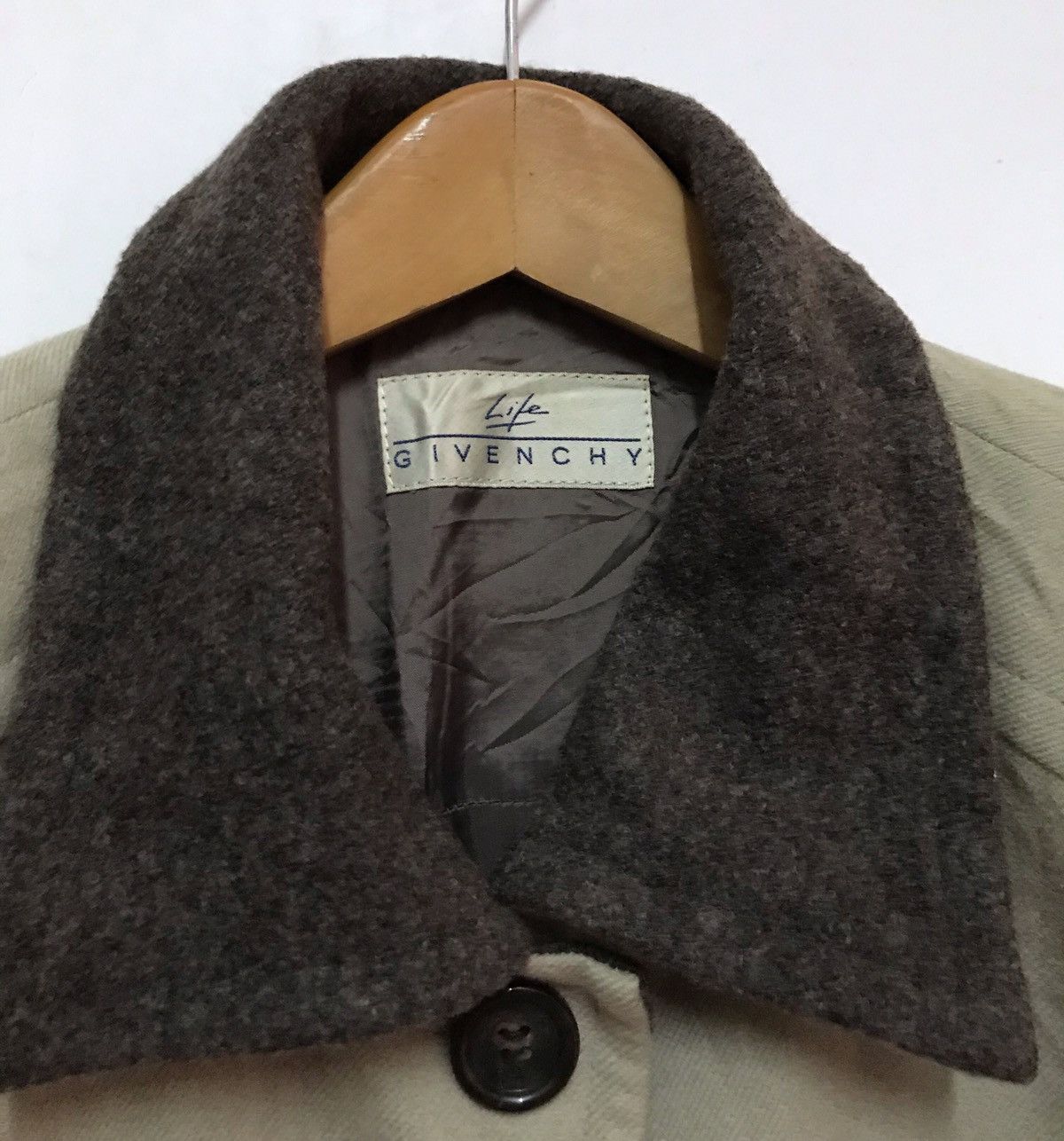 Givenchy × Vintage Givenchy button style jacket Size US L / EU 52-54 / 3 - 2 Thumbnail