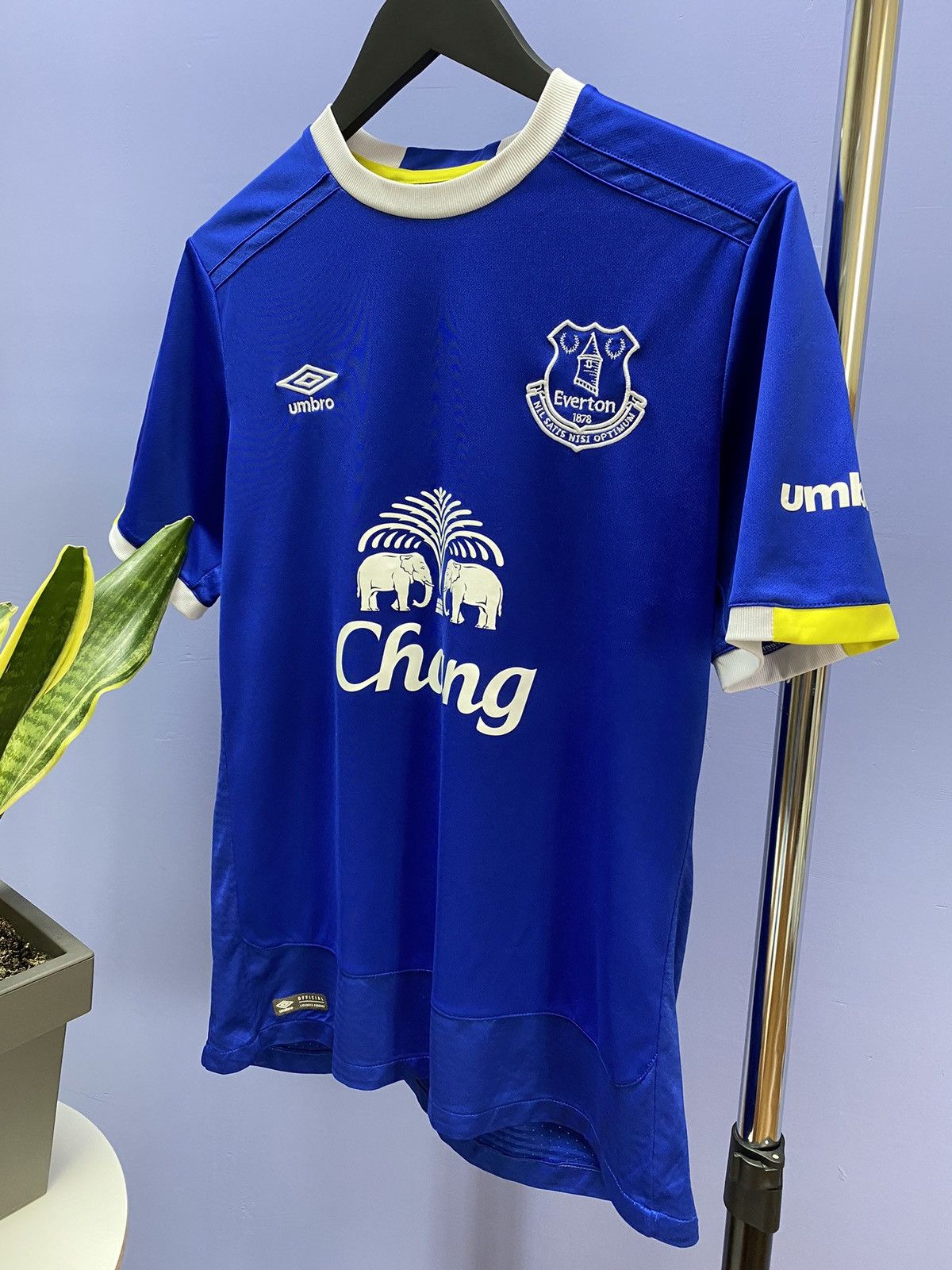 Umbro Umbro Everton 2016 Home Soccer Jersey Football Shirt Size US M / EU 48-50 / 2 - 3 Thumbnail