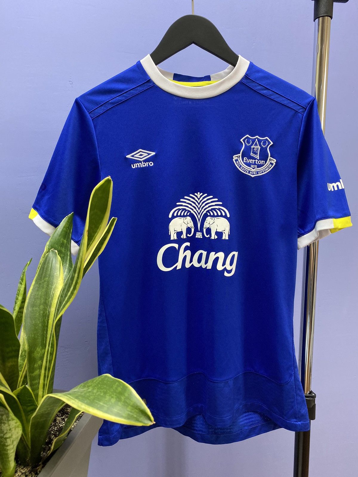 Umbro Umbro Everton 2016 Home Soccer Jersey Football Shirt Size US M / EU 48-50 / 2 - 2 Thumbnail