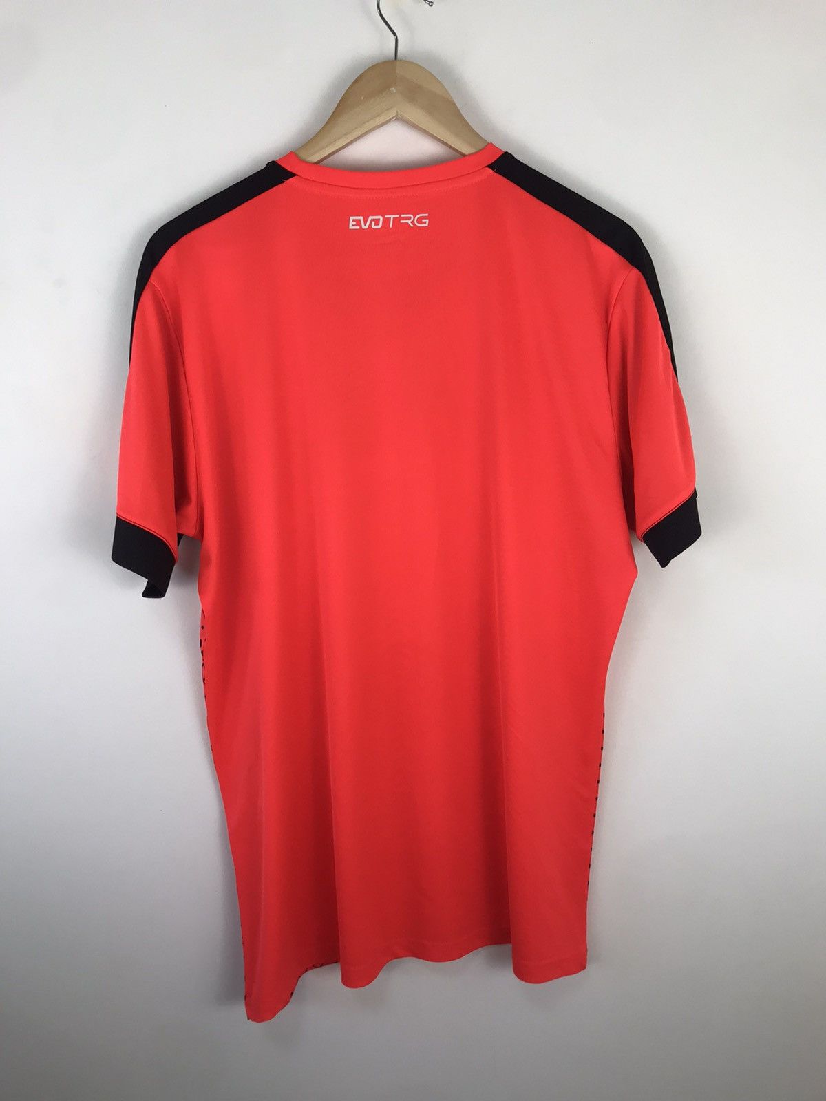 Puma GRASSHOPPERS ZURICH FC SWITZERLAND PUMA,SOCCER JERSEY,SIZE L Size US L / EU 52-54 / 3 - 2 Thumbnail