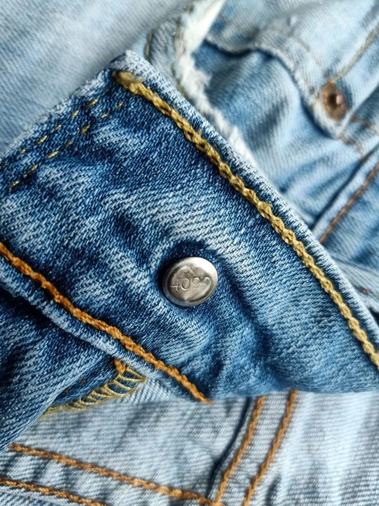 Levi's Vintage Distressed Levis light Blue Wash jeans Size US 31 - 10 Thumbnail