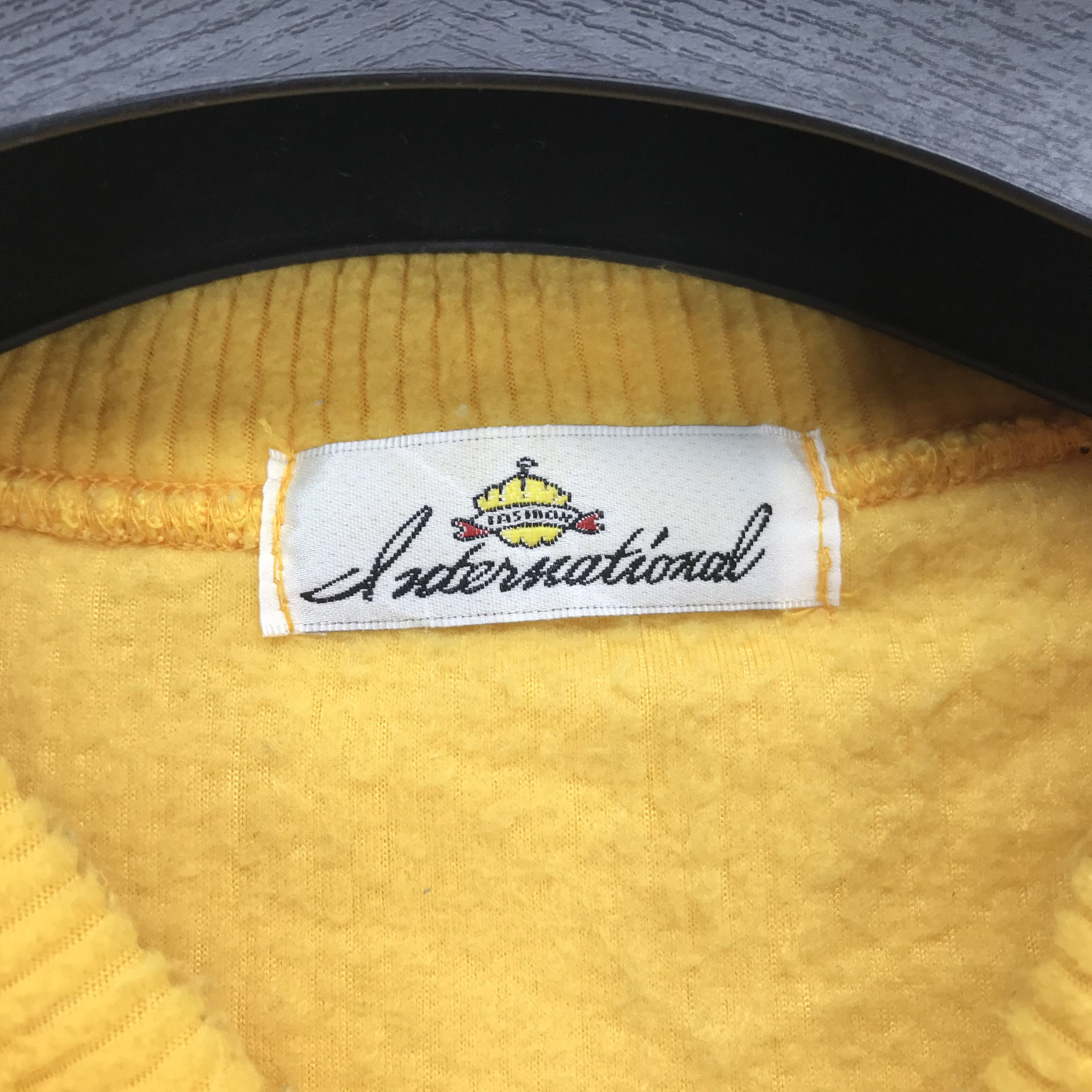 Japanese Brand Vintage Bugs Bunny Embroidery Big Logo Sweater #2473-95 Size L / US 10 / IT 46 - 7 Thumbnail