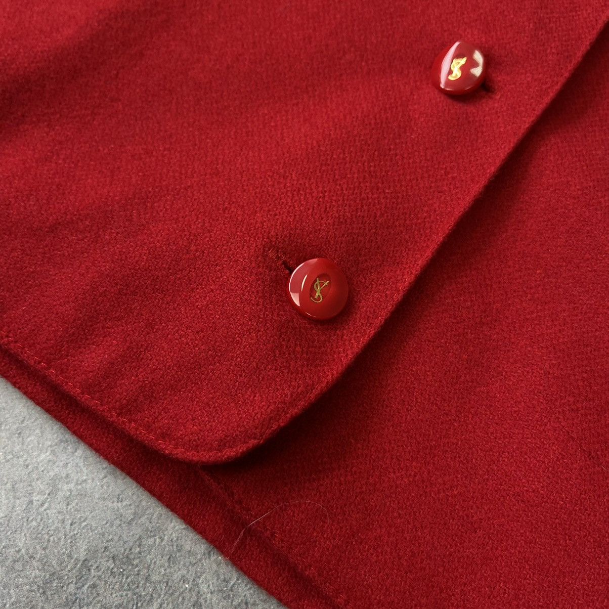 Vintage VINTAGE YVES SAINT LAURENT 5 BUTTON CROPPED BLAZER JACKET Size M / US 6-8 / IT 42-44 - 2 Thumbnail