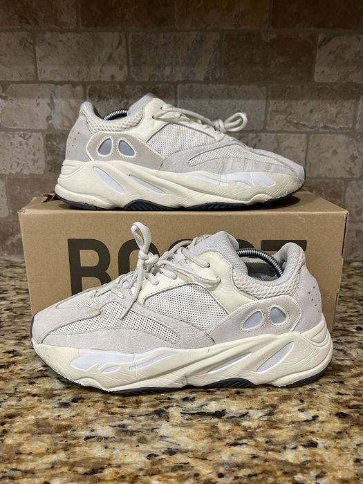 Grailed yeezy sale 700