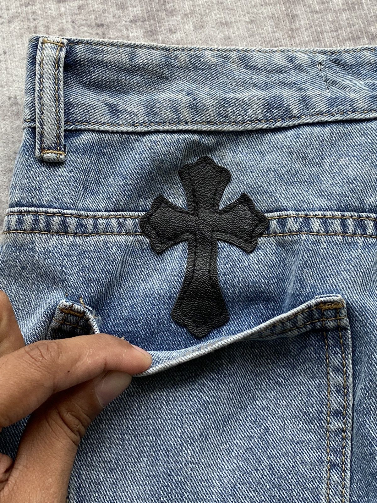 Japanese Brand Vintage .KOM Chrome Cross Hearts Patch Denim Size US 27 - 12 Thumbnail