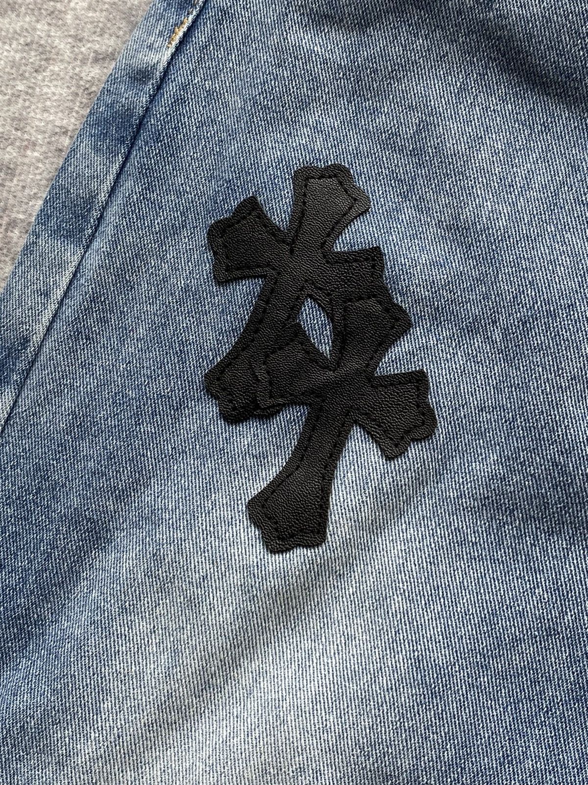 Japanese Brand Vintage .KOM Chrome Cross Hearts Patch Denim Size US 27 - 5 Thumbnail
