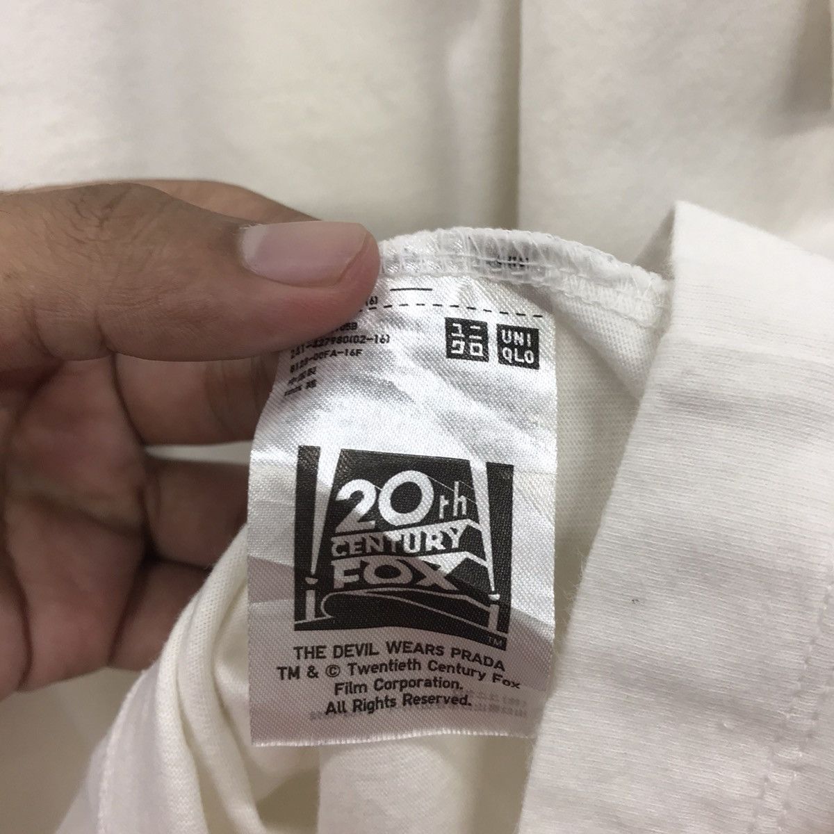 Japanese Brand × Uniqlo Rare!! Uniqlo X Movie The Devil Wears Prada Tee Size US XL / EU 56 / 4 - 17 Thumbnail