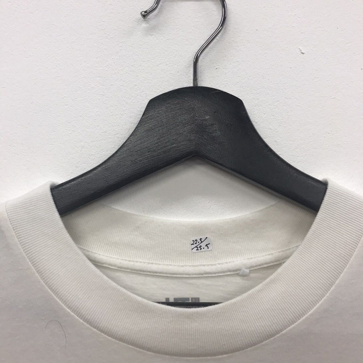 Japanese Brand × Uniqlo Rare!! Uniqlo X Movie The Devil Wears Prada Tee Size US XL / EU 56 / 4 - 4 Thumbnail