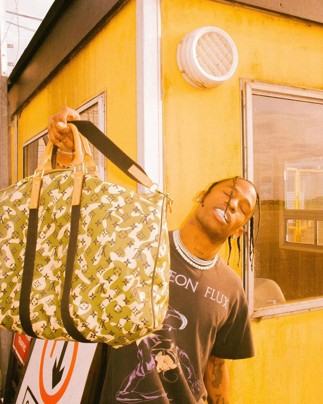 Louis Vuitton × Takashi Murakami Louis Vuitton monogramouflage camo duffle boston keepall Size ONE SIZE - 3 Thumbnail