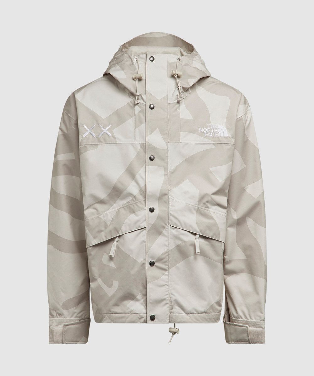 Kaws × The North Face XX KAWS retro 1986 mountain jacket Moonlight ivory Size US L / EU 52-54 / 3 - 1 Thumbnail