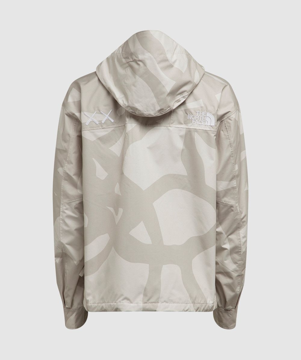 Kaws × The North Face XX KAWS retro 1986 mountain jacket Moonlight ivory Size US L / EU 52-54 / 3 - 3 Thumbnail