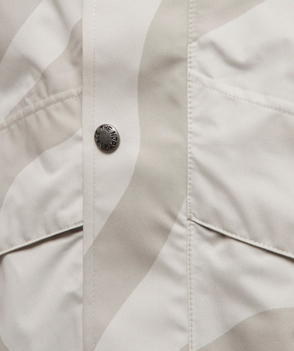 Kaws × The North Face XX KAWS retro 1986 mountain jacket Moonlight ivory Size US L / EU 52-54 / 3 - 6 Thumbnail