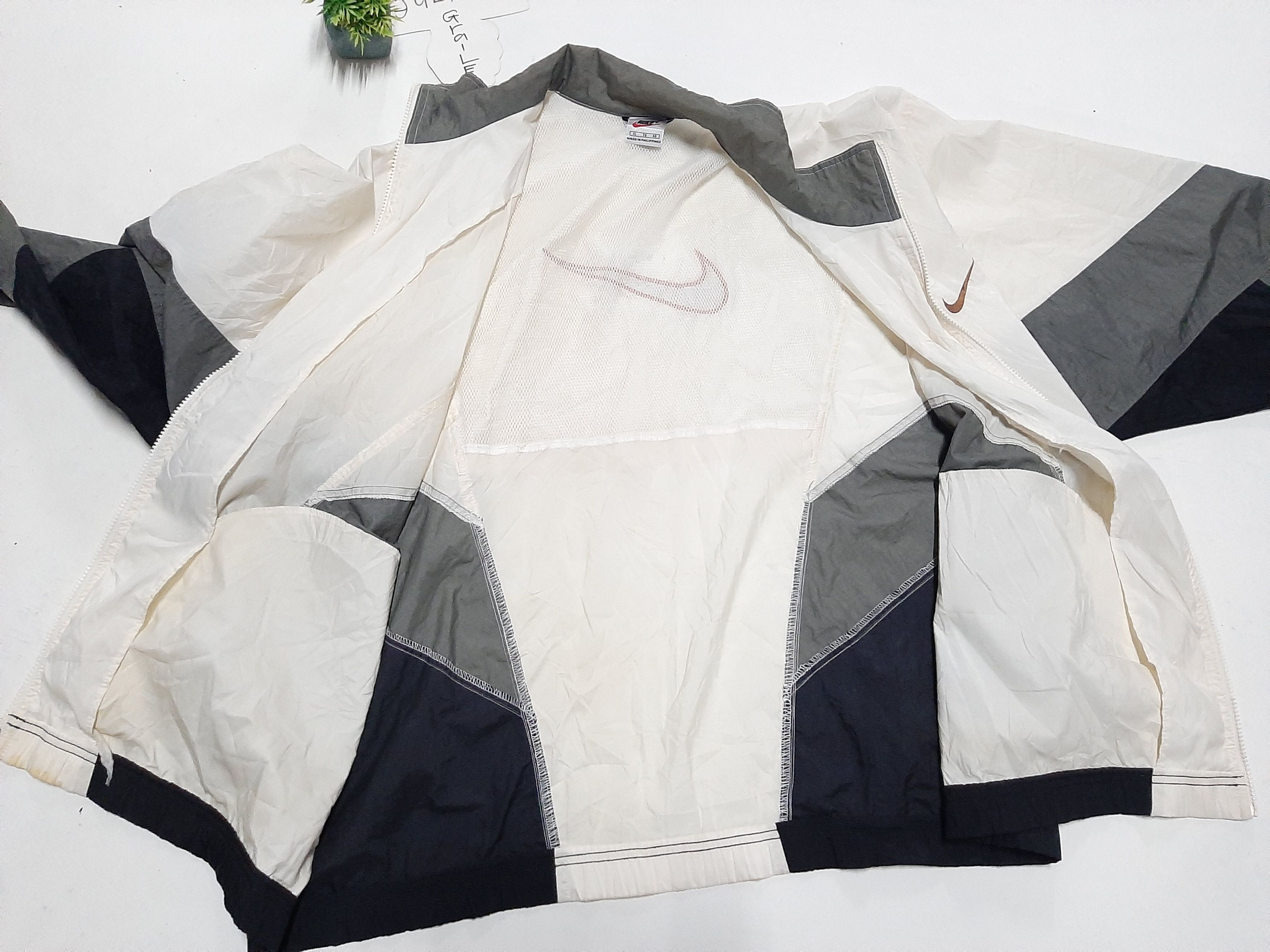 Nike × Vintage VTG 90s NIKE WINDBREAKER BIG LOGO JACKET Size US XL / EU 56 / 4 - 3 Thumbnail