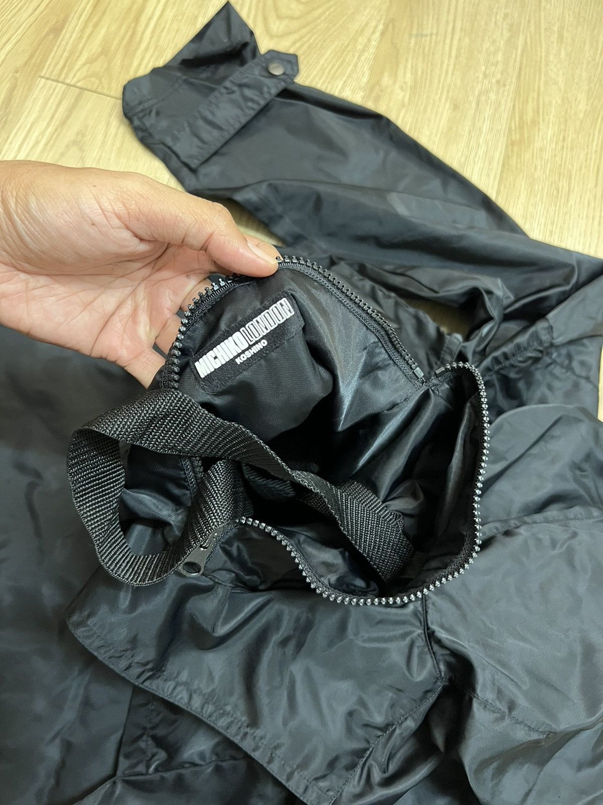 Hiroko Koshino Homme Portable Convertible Bag Hoodie Jacket Size US XL / EU 56 / 4 - 11 Thumbnail