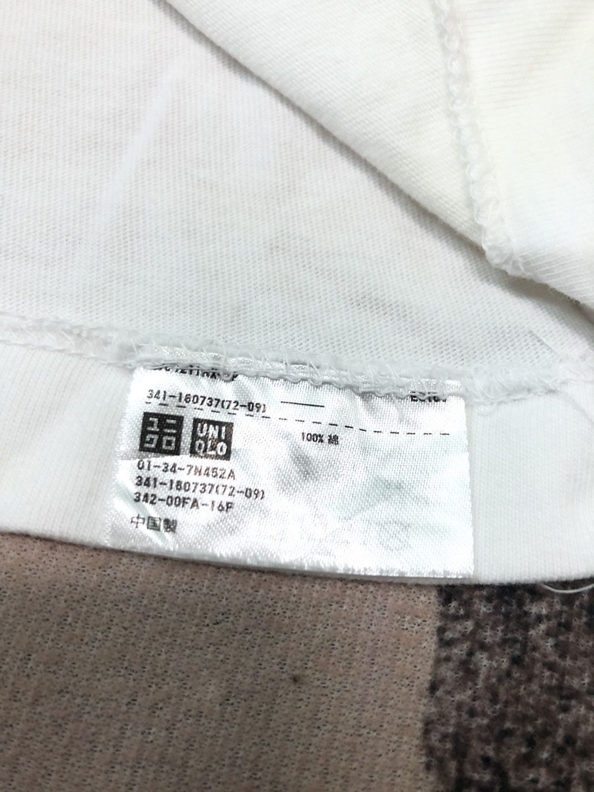 Kaws × Peanuts × Uniqlo KAWS x SNOOPY x UNIQLO PHOTO SHIRT Size US S / EU 44-46 / 1 - 5 Thumbnail
