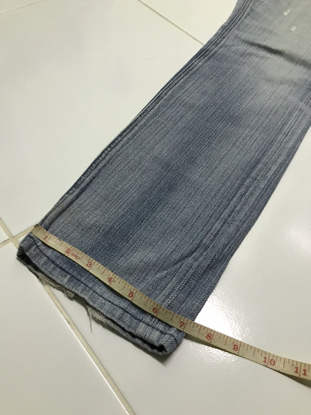 Burberry 32x30 Burberry light wash denim jeans Size 32" / US 10 / IT 46 - 10 Thumbnail