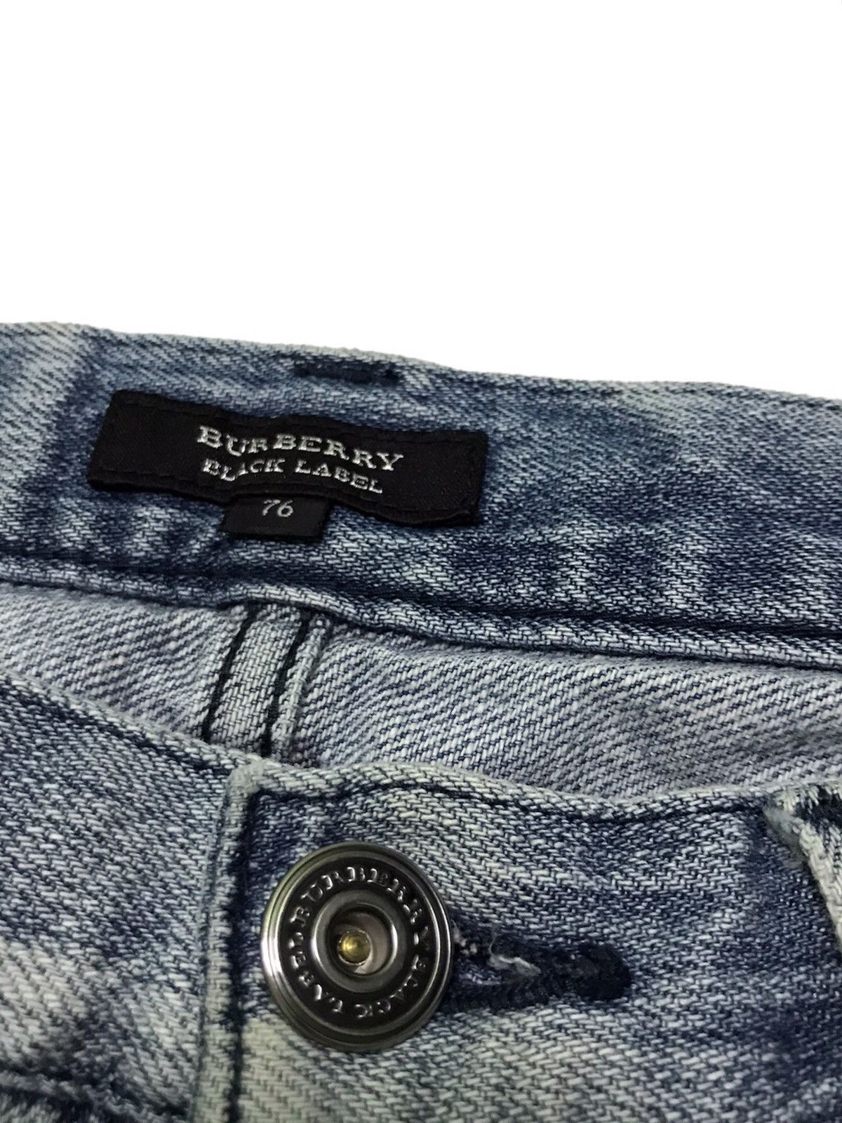 Burberry 32x30 Burberry light wash denim jeans Size 32" / US 10 / IT 46 - 5 Thumbnail