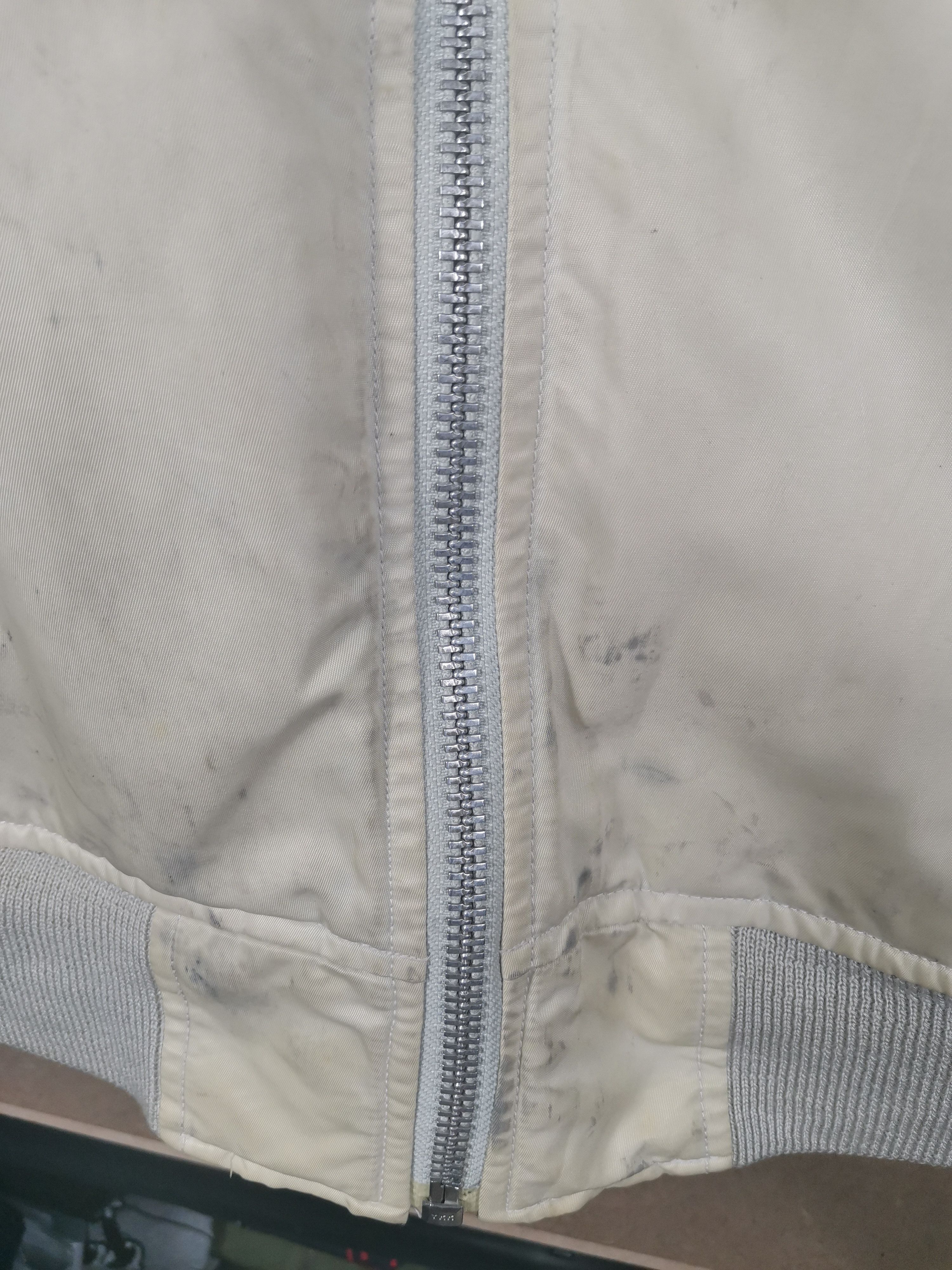 Japanese Brand Vintage Trashed 90s Uniqlo Flight Bomber Jacket Sun Faded Size US XL / EU 56 / 4 - 6 Thumbnail