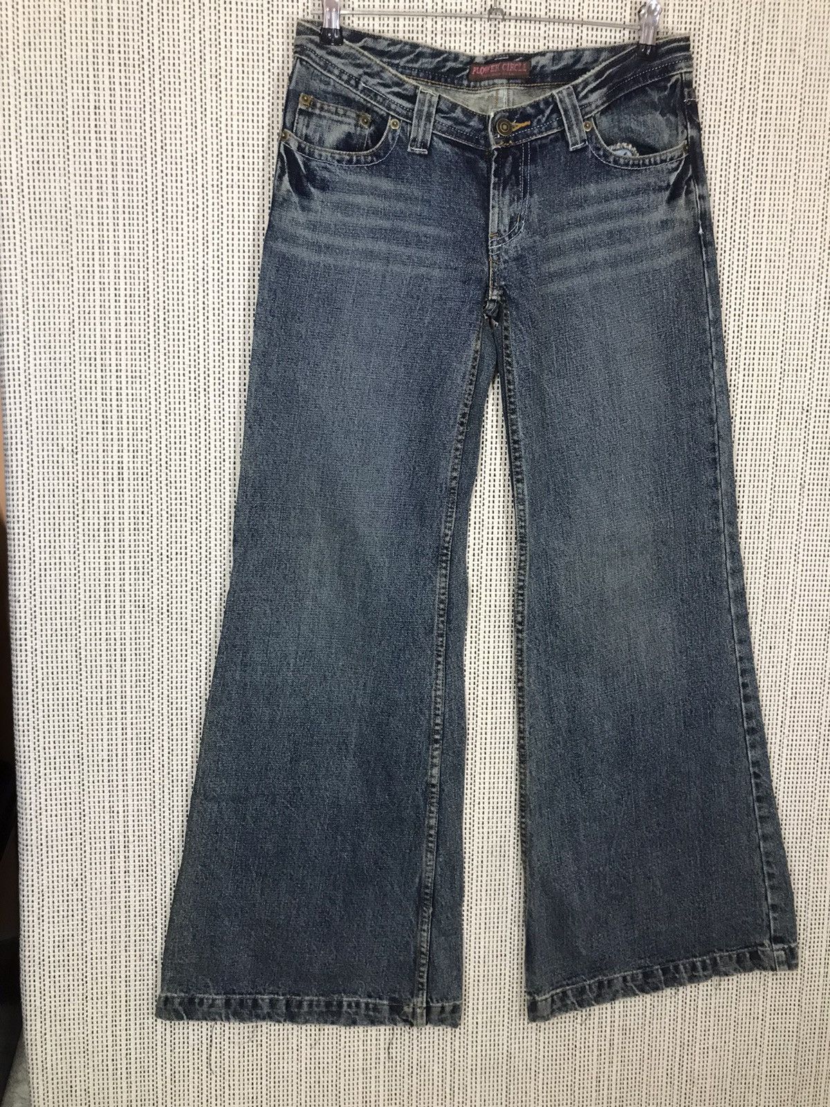 If Six Was Nine × Japanese Brand ‼️JAPANASE BRAND FLOWER CIRCLE FLARE DENIM BAGGY STYLE‼️ Size 30" / US 8 / IT 44 - 2 Thumbnail