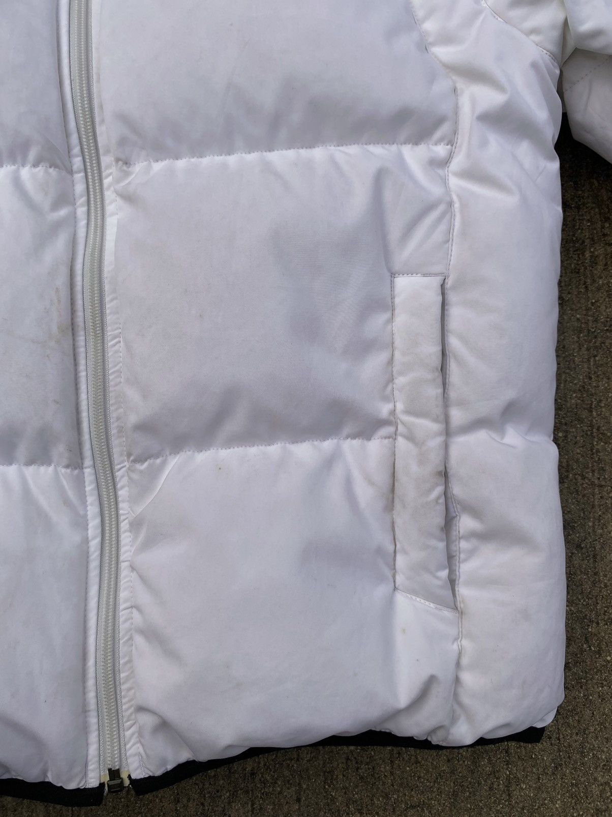 Nike Vintage Nike Swoosh Puffer Jacket White Grey Size US S / EU 44-46 / 1 - 16 Thumbnail