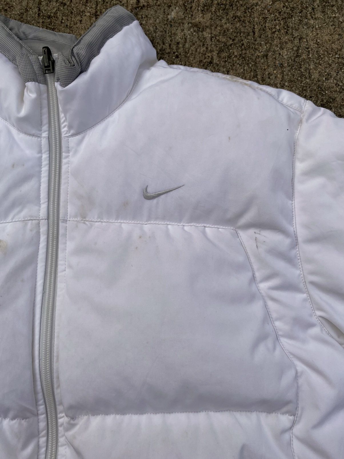 Nike Vintage Nike Swoosh Puffer Jacket White Grey Size US S / EU 44-46 / 1 - 14 Thumbnail