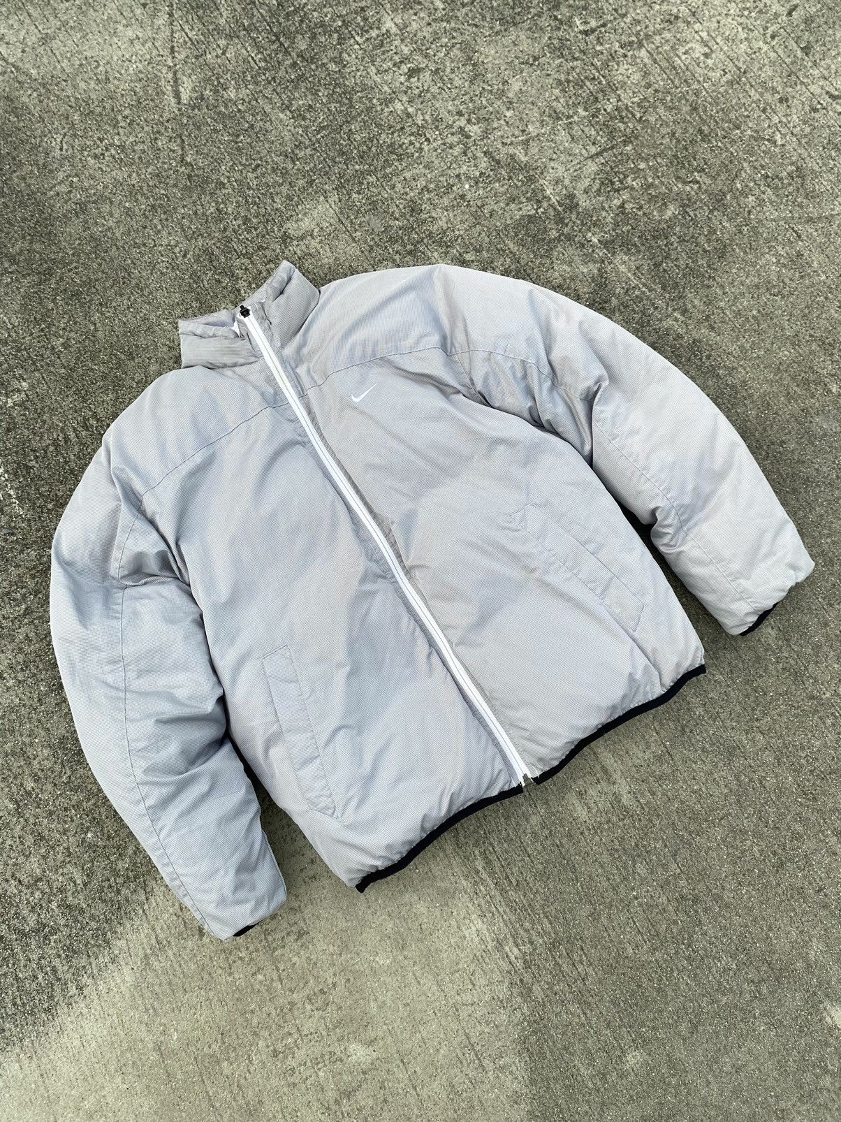 Nike Vintage Nike Swoosh Puffer Jacket White Grey Size US S / EU 44-46 / 1 - 6 Thumbnail