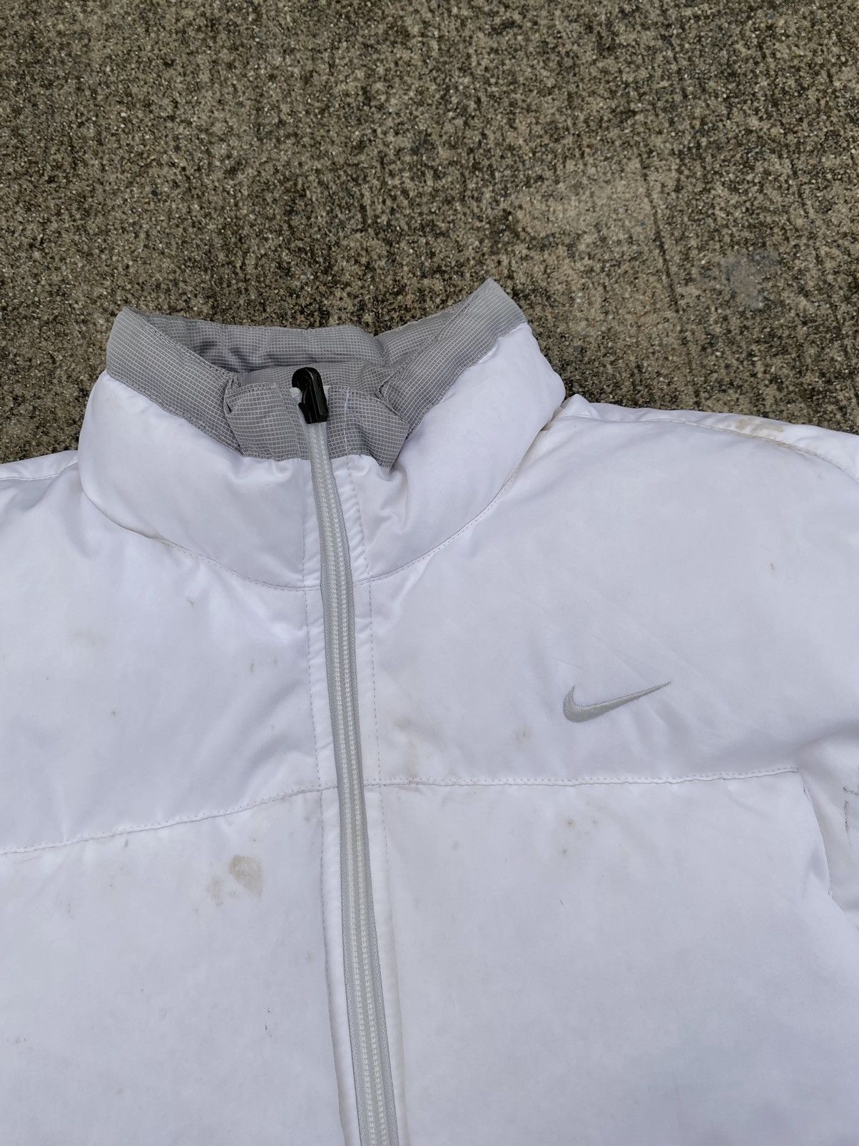 Nike Vintage Nike Swoosh Puffer Jacket White Grey Size US S / EU 44-46 / 1 - 12 Thumbnail