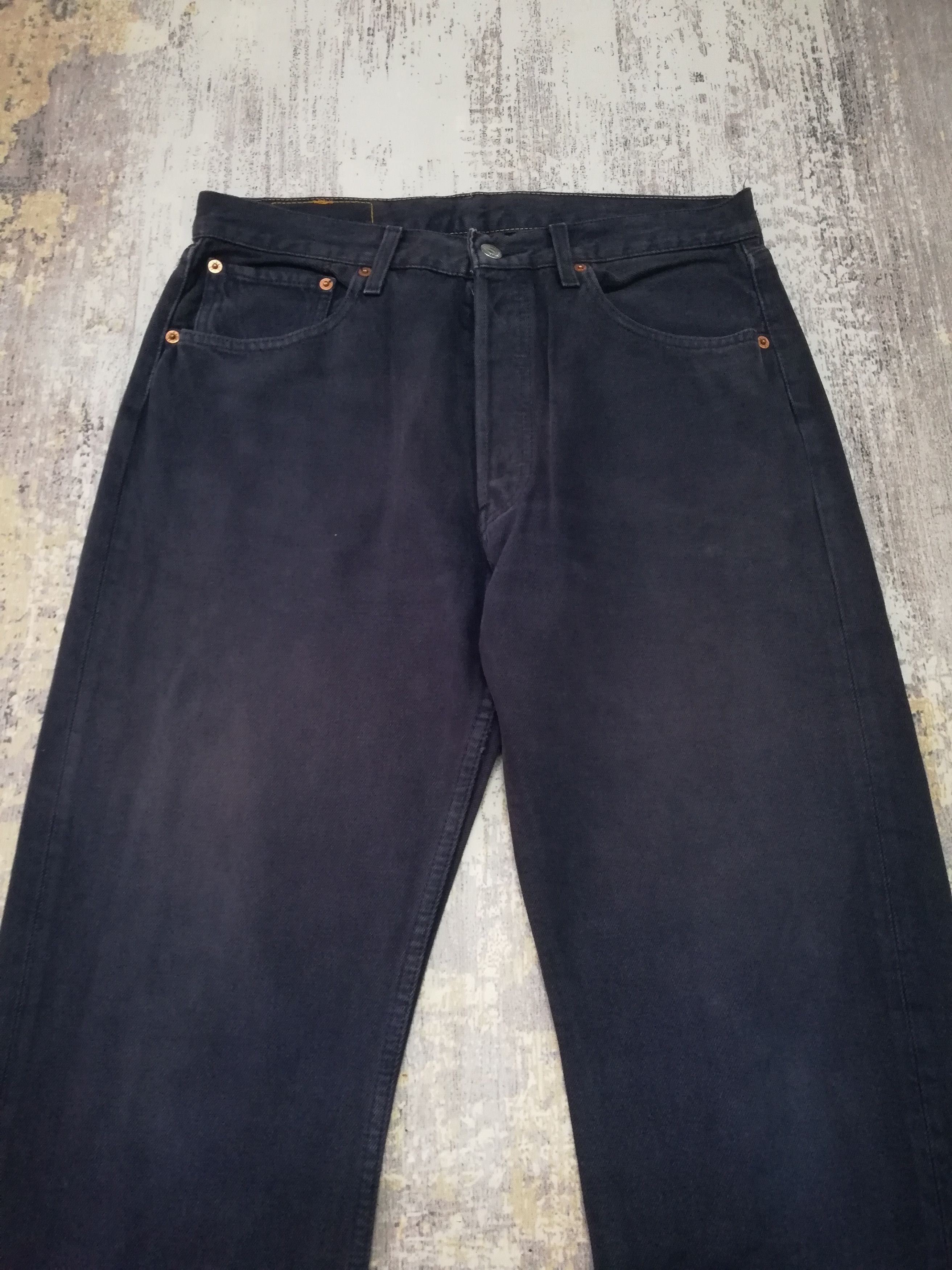Levi's Vintage 90s Levi's 501 Black Wash Jeans W32x30 Size US 33 - 2 Thumbnail