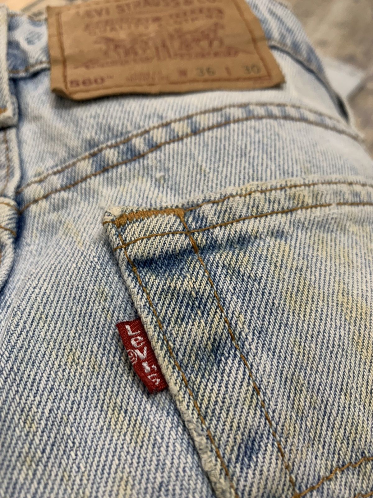 Levi's VTG 90s Levi's 560 Loose Fit Tapered Leg Jeans Made In USA Size US 35 - 16 Thumbnail