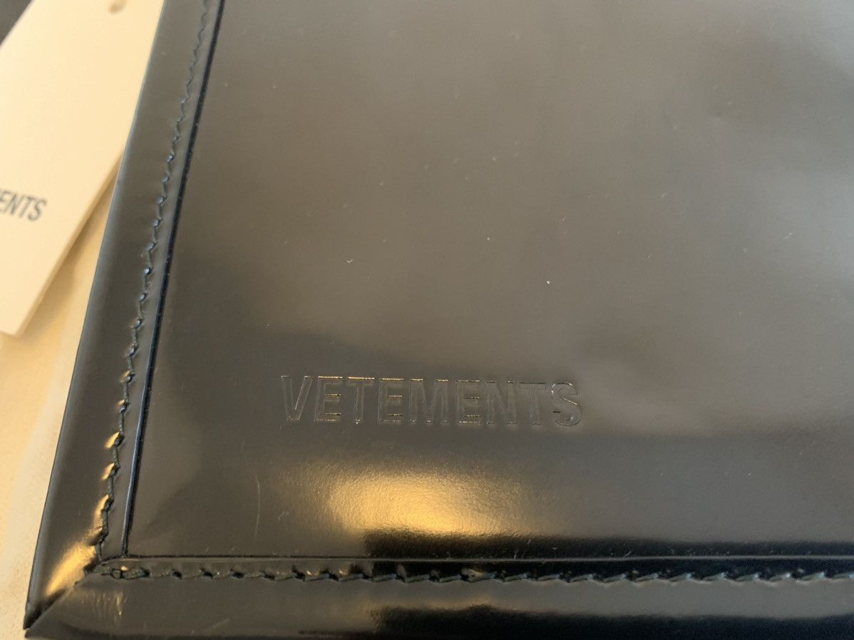 Eastpak × Vetements (NWT $3850) SS’17 Leather clutch bag with chain Size ONE SIZE - 7 Thumbnail