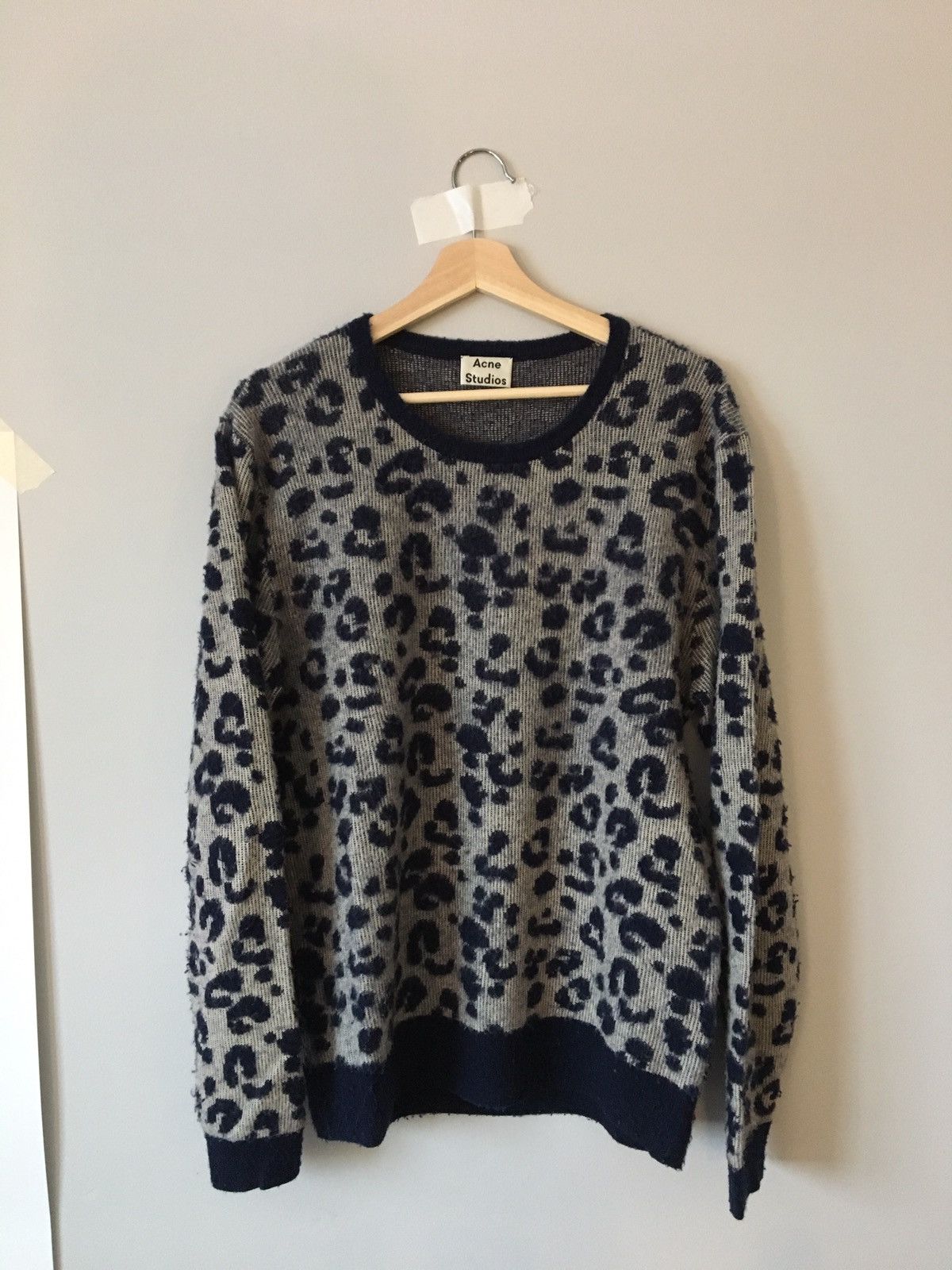 Acne Studios Grey Black Leopard Print Knit Sweater (Large 