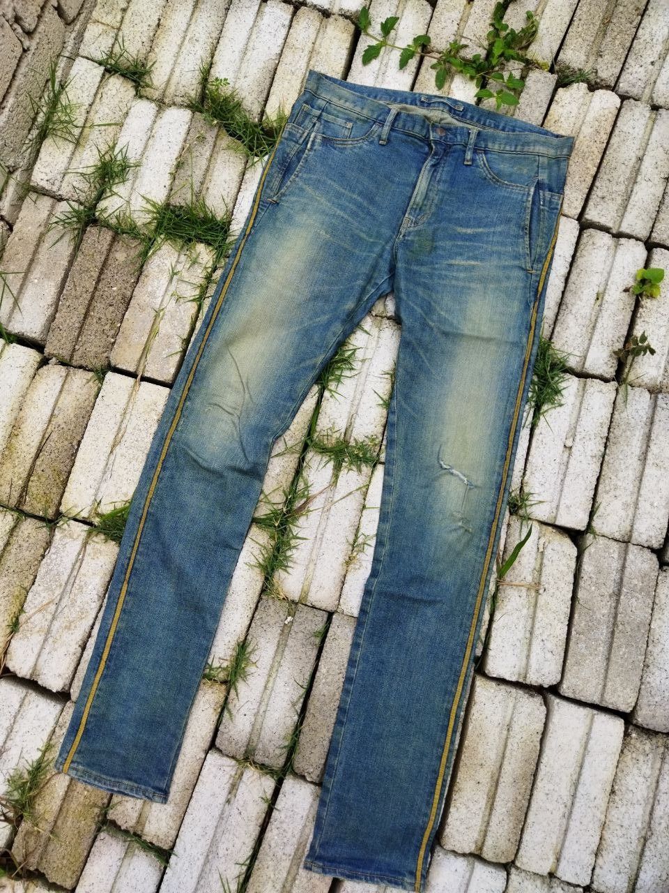 Maison MIHARA YASUHIRO Miharayasuhiro Japan Distressed Jeans Size US 34 / EU 50 - 2 Thumbnail