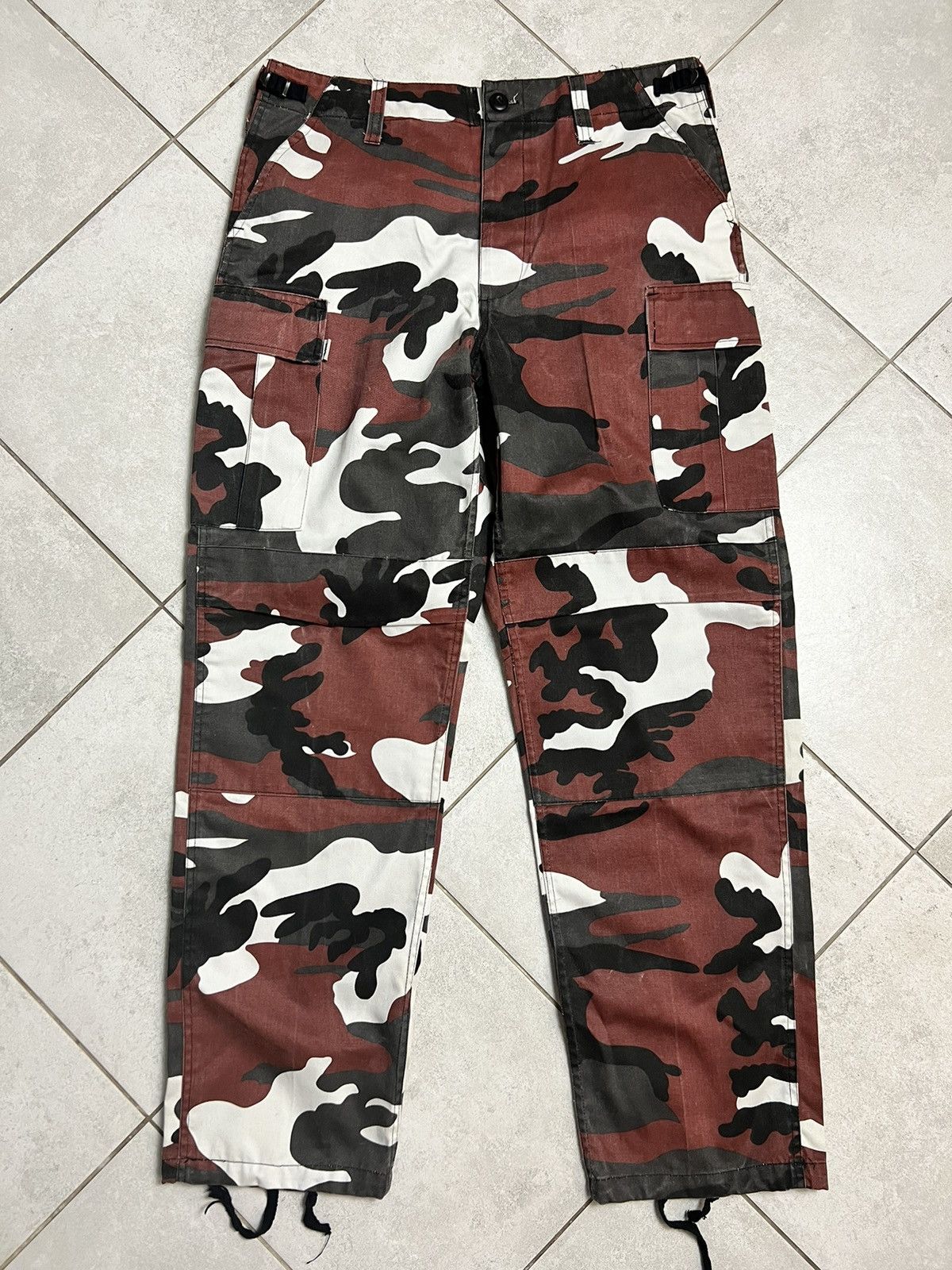 Vintage RARE VINTAGE MILITARY CAMO CARGO PANTS SIZE MEDIUM Size US 32 / EU 48 - 1 Thumbnail