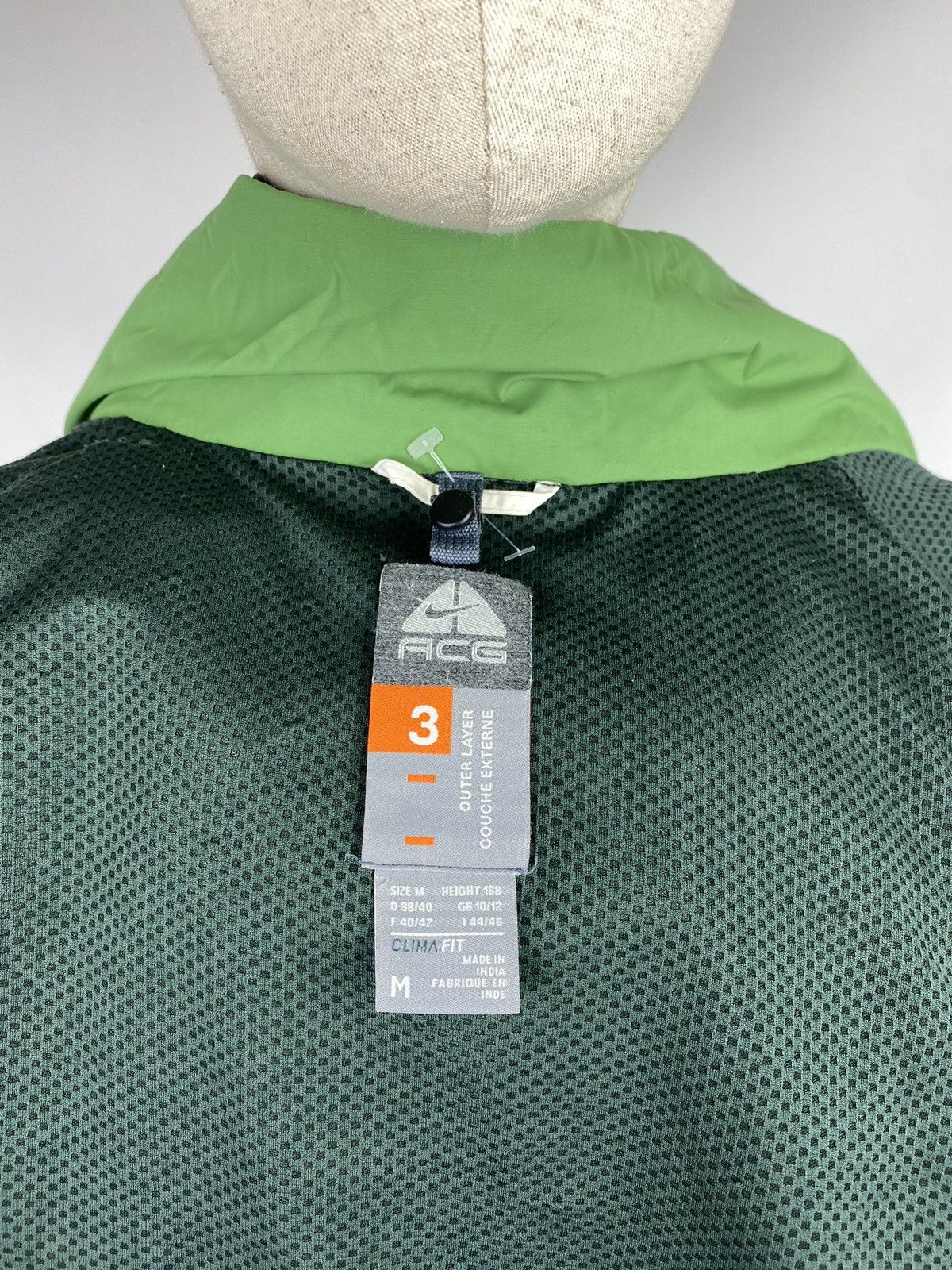 VTG Nike Acg ladies hooded outdoor ski jacket size M