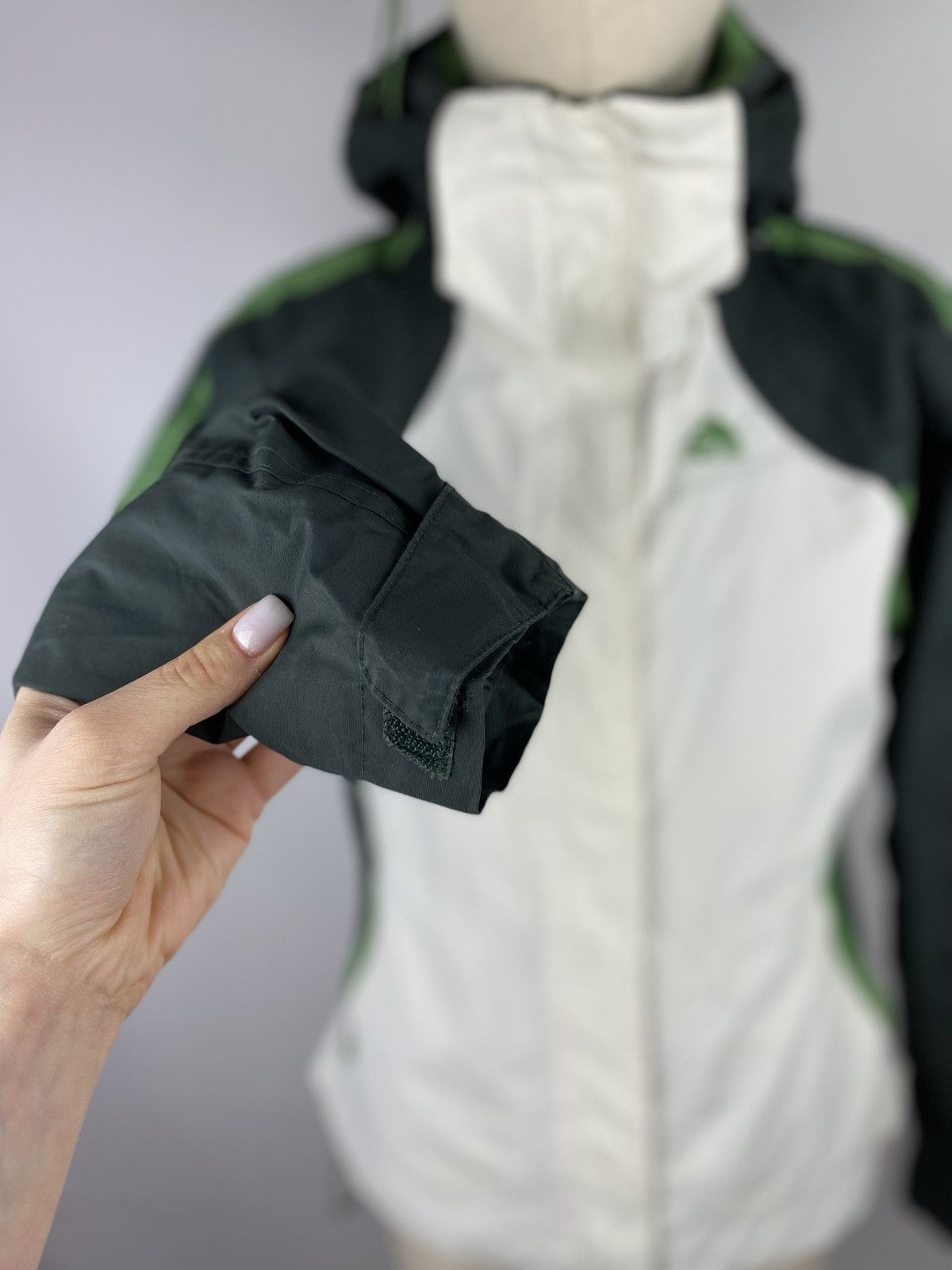 VTG Nike Acg ladies hooded outdoor ski jacket size M