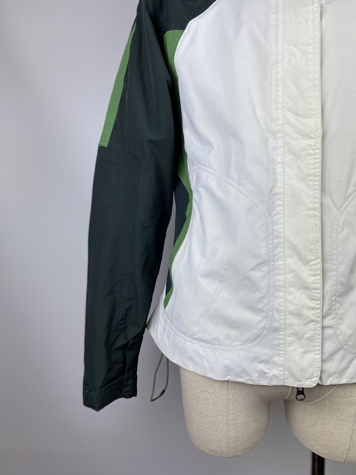 VTG Nike Acg ladies hooded outdoor ski jacket size M