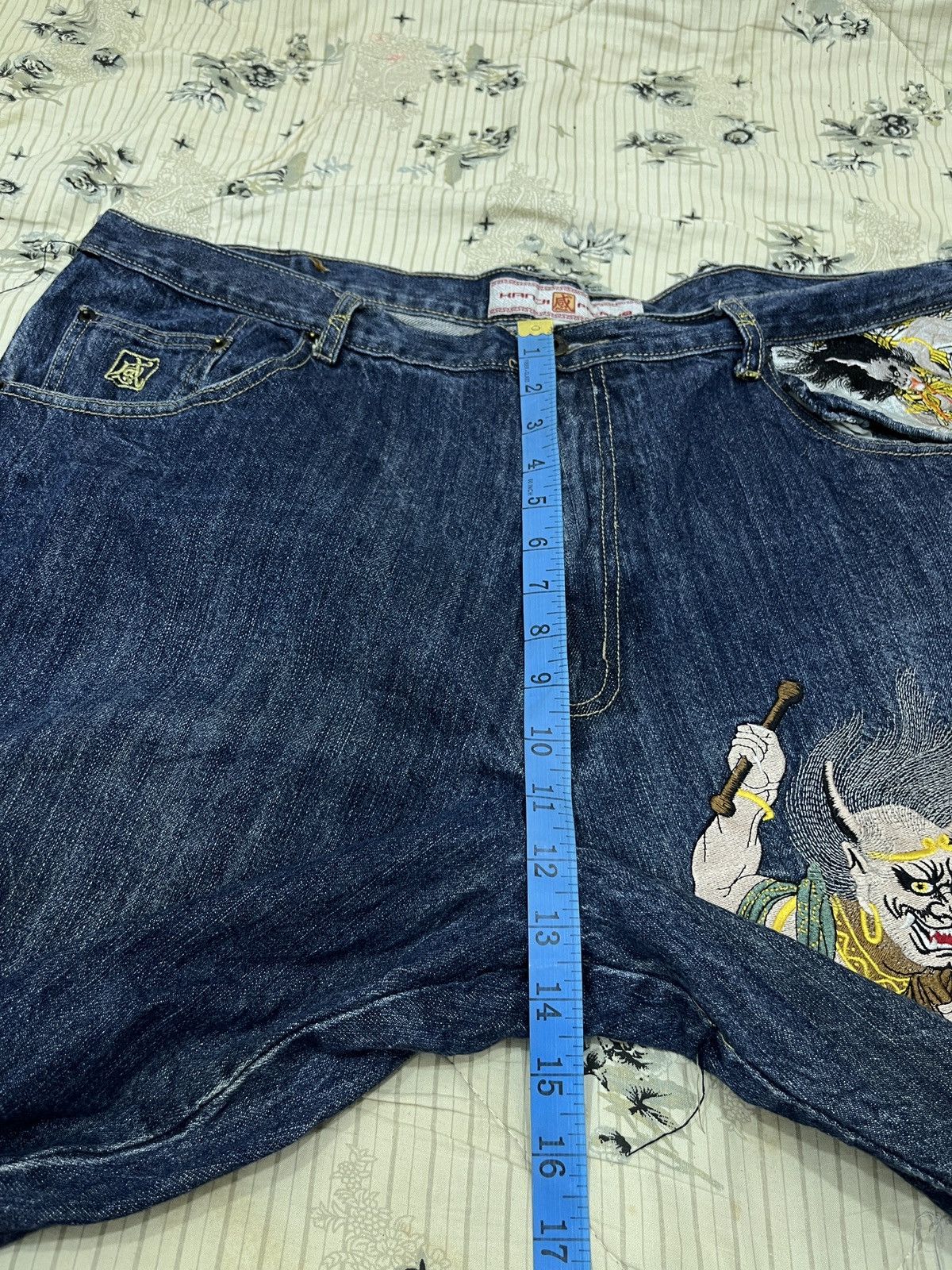 Karakuri Tamashii (Oooo). KANJI PREMIUM DEVIL EMBROIDERY DENIM SHORTS Size US 44 / EU 60 - 16 Thumbnail