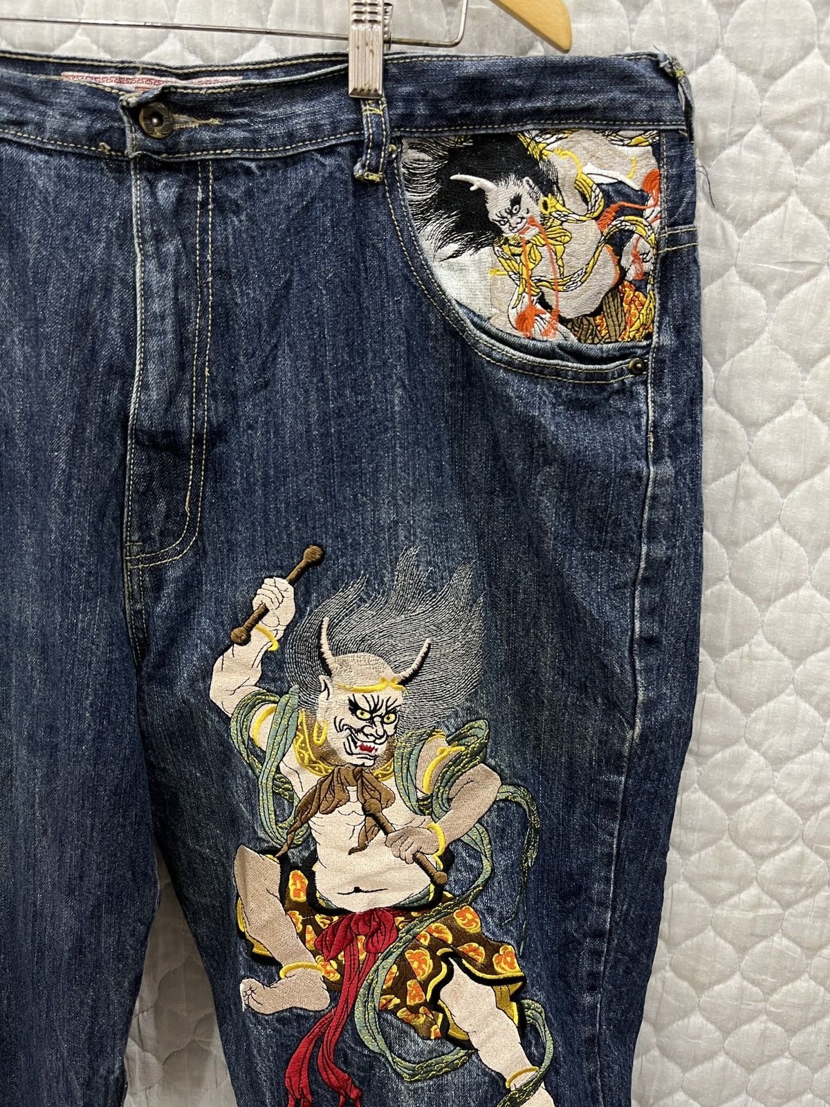 Karakuri Tamashii (Oooo). KANJI PREMIUM DEVIL EMBROIDERY DENIM SHORTS Size US 44 / EU 60 - 7 Thumbnail