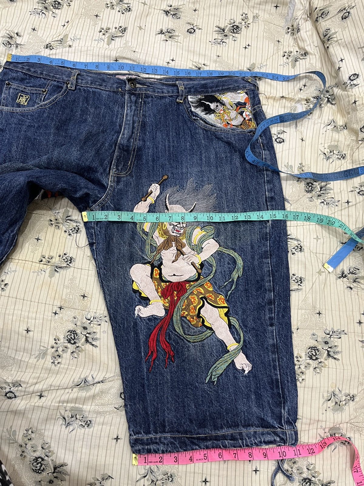 Karakuri Tamashii (Oooo). KANJI PREMIUM DEVIL EMBROIDERY DENIM SHORTS Size US 44 / EU 60 - 14 Thumbnail