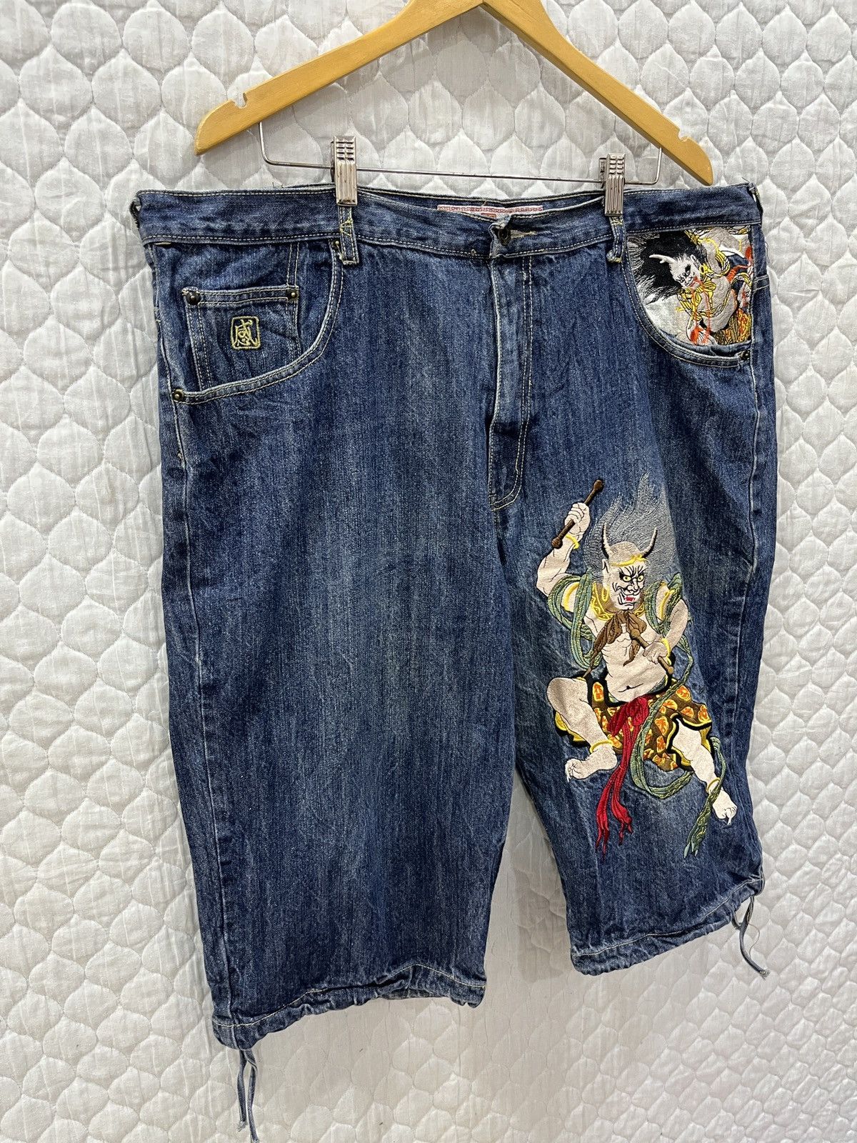 Karakuri Tamashii (Oooo). KANJI PREMIUM DEVIL EMBROIDERY DENIM SHORTS Size US 44 / EU 60 - 5 Thumbnail