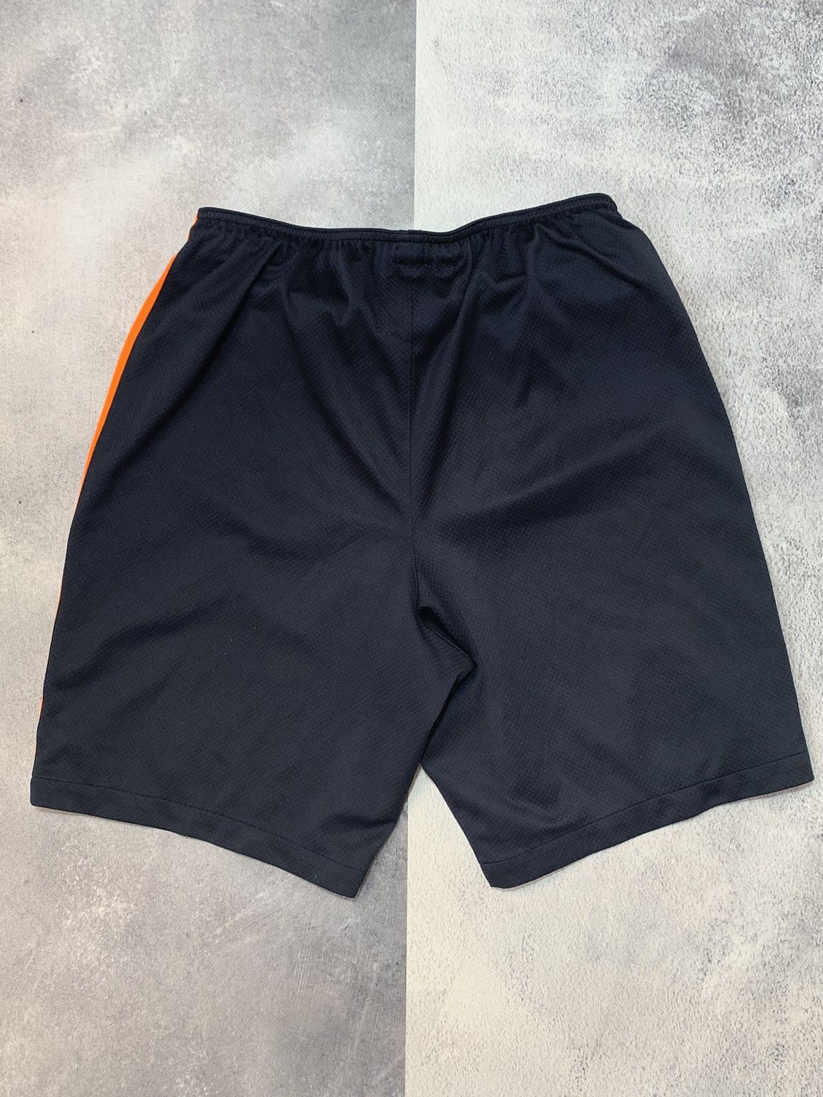 Nike Vintage Nike shorts swoosh streetwear Y2K style size M Size US 32 / EU 48 - 3 Thumbnail