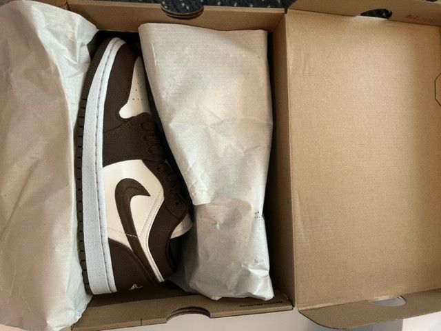 Wmns Air Jordan 1 Low SE 'Light Olive' 9.5W