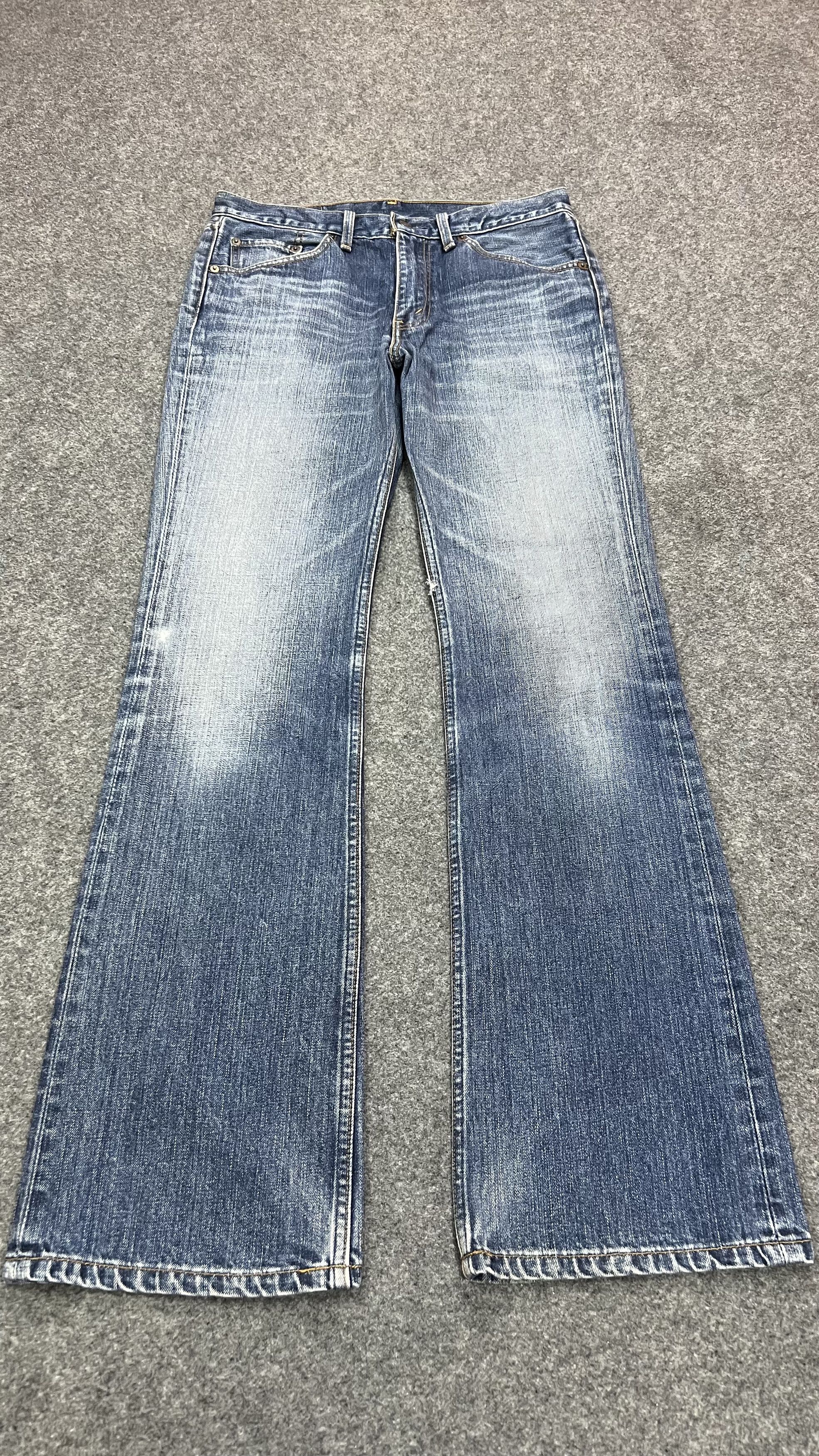 image of Distressed Levis 527 Flare Bootcut Vintage in Blue, Men's (Size 32)