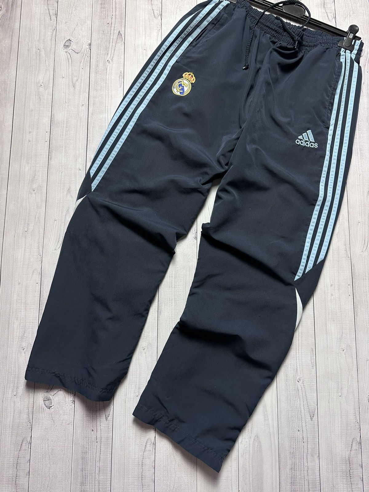 Vintage Vintage adidas Real Madrid soccer joggers pants size L Size US 34 / EU 50 - 2 Thumbnail