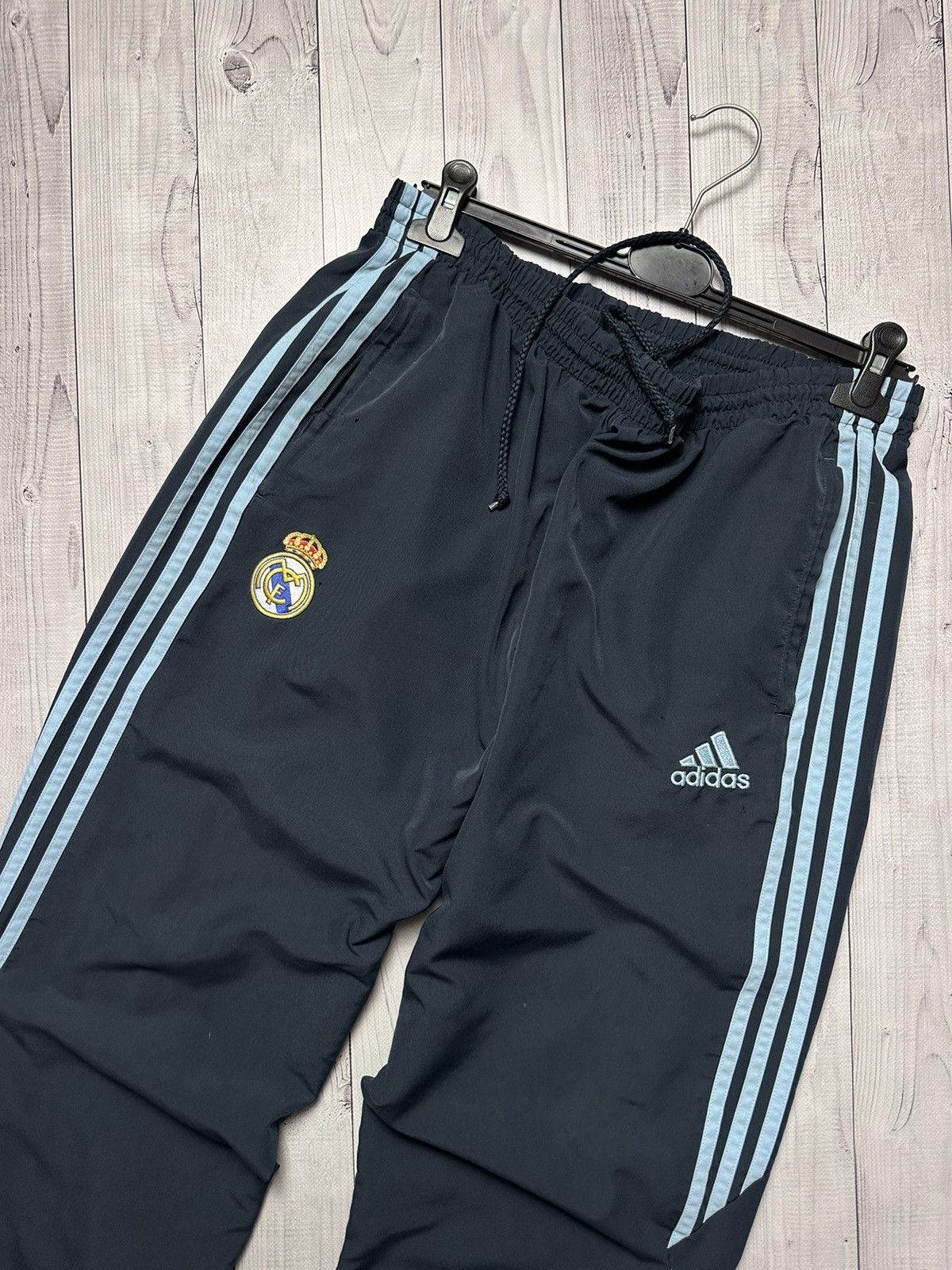 Vintage Vintage adidas Real Madrid soccer joggers pants size L Size US 34 / EU 50 - 3 Thumbnail