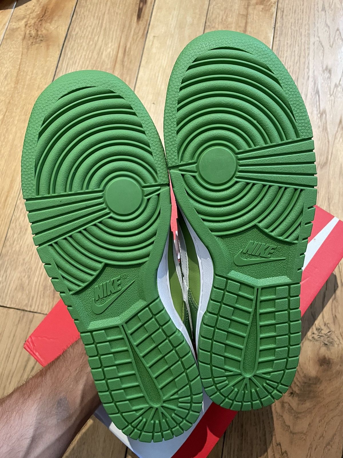 Nike Nike Dunk Low Retro Chlorophyll 2022 Size US 9.5 / EU 42-43 - 8 Thumbnail