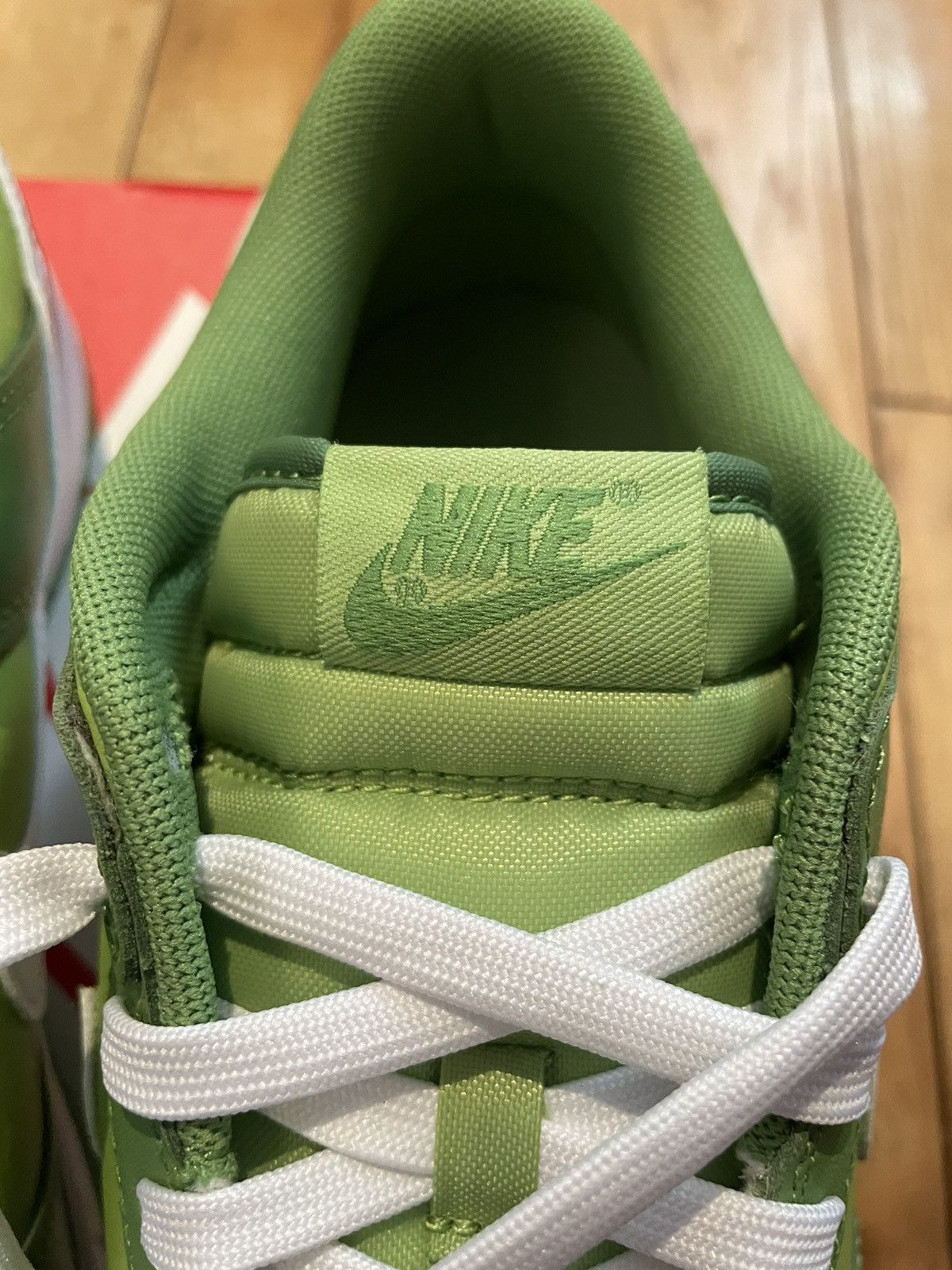 Nike Nike Dunk Low Retro Chlorophyll 2022 Size US 9.5 / EU 42-43 - 5 Thumbnail