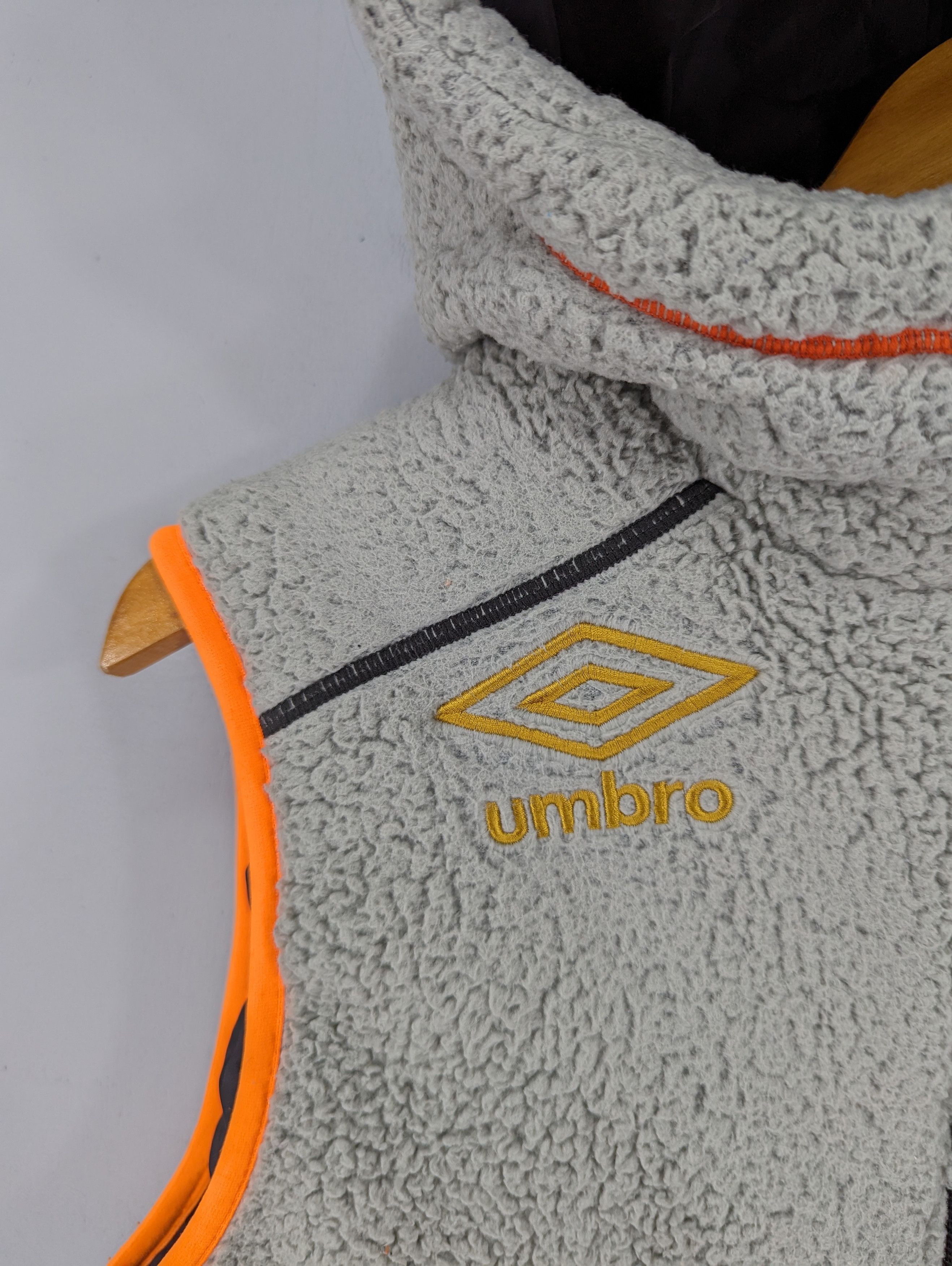 Umbro 🔥RARE🔥Umbro Fleece Deep Pile Hoodie Vest Jacket Size US M / EU 48-50 / 2 - 16 Thumbnail