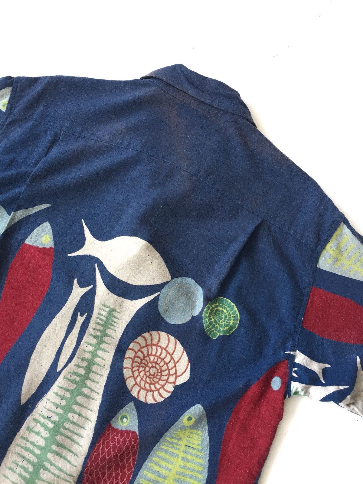 Sun Surf GRAIL🔥SunSurf 🇯🇵 Deep Water Motif Pure Silk Hawaii Shirt Size US L / EU 52-54 / 3 - 6 Thumbnail
